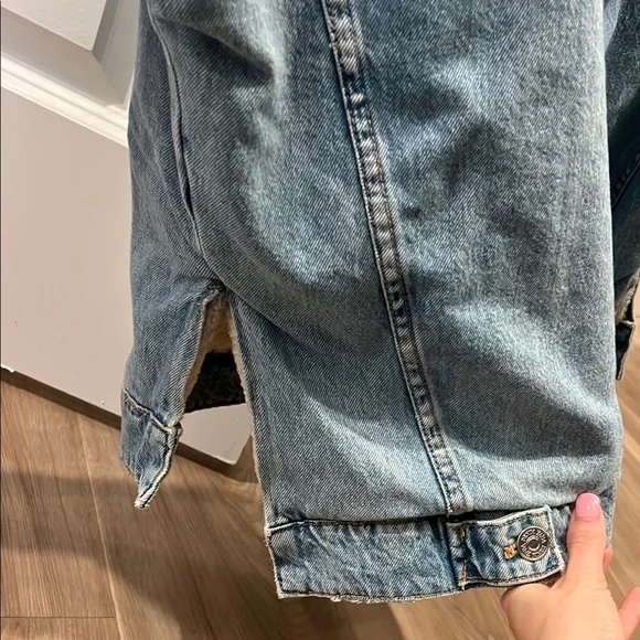 Zara Light Blue Sherpa Lined Denim Oversized Jean Jacket size small women’s - Picture 6 of 10